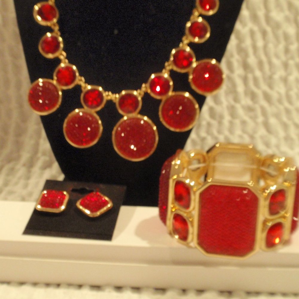 Red  jewelry set, necklace, bracelet, earrings
